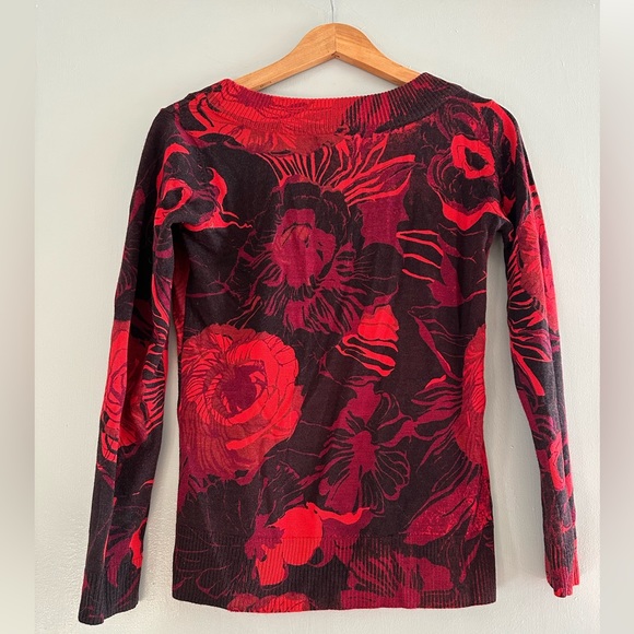 Gorgeous Calvin Klein red/black floral scoop neck wool blend sweater size M - Picture 1 of 8